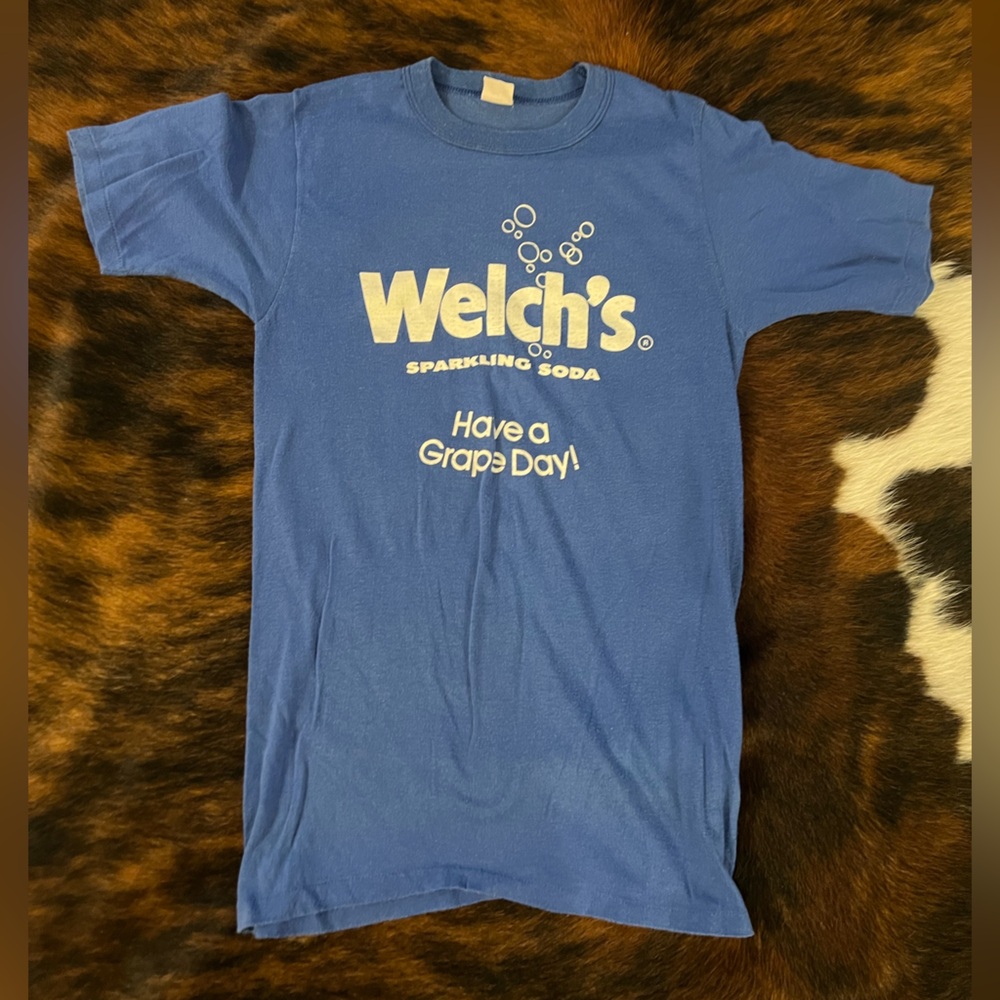 Purple/Blue Vintage Welches Grape Juice Sparkling Soda Shirt size Small